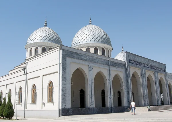 塔什干 Juma 清真寺两个炮楼 2007 — 图库照片