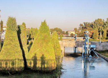 Taşkent Almazar su çarkı 2007 akşam