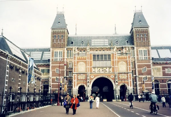 2002 rijksmuseum Amsterdam Binası