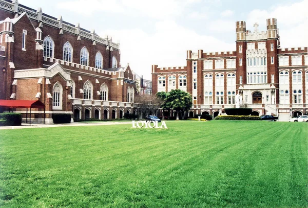 New orleans loyola Üniversitesi 2002