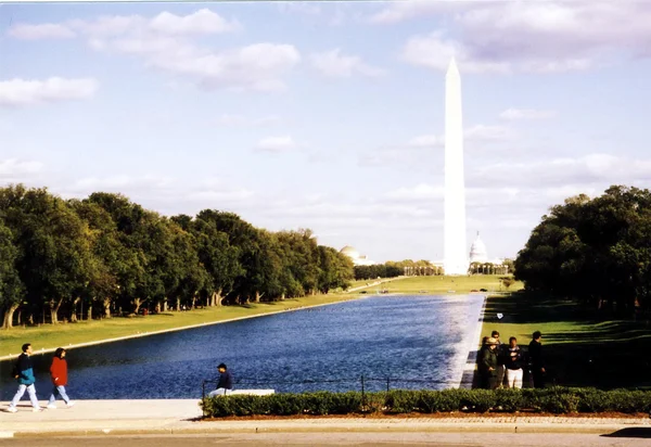 Washington pond and Washington Monument 1997 — Stock Photo, Image