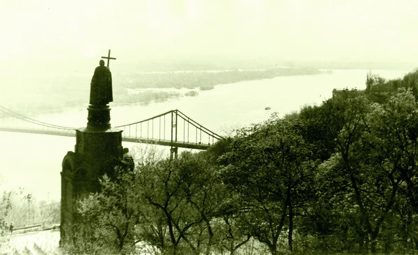 Kiev Le monument au prince Vladimir sur Dniepr 1964 — Photo