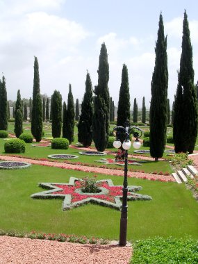 Akko Bahai Bahçeleri yıldız ve selvi 2004