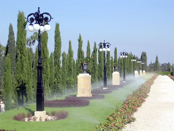 Akko Bahai Gardens riego callejón 2003 — Foto de Stock