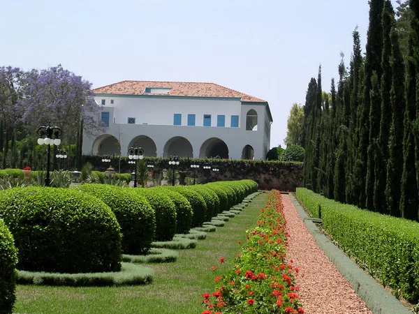 Akko Bahai Gardens Alley aan het herenhuis van Bahji 2004 — Stockfoto