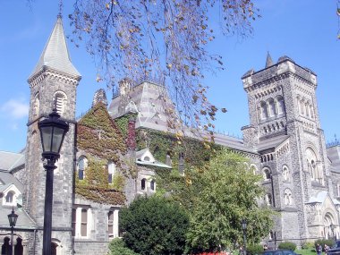 Toronto Üniversitesi 2005 bina ana