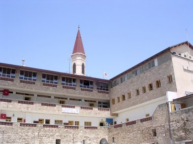 Akko Terra Sancta School 2004