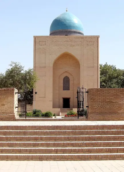 Eingang zum samarkischen Bibi-Khanim-Mausoleum 2007 — Stockfoto