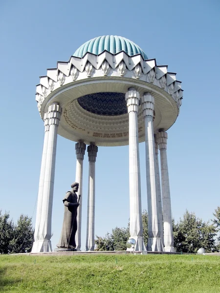 Monumento a Tashkent Almazar Navoi 2007 —  Fotos de Stock