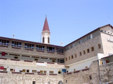 Akko Terra Sancta School 2004