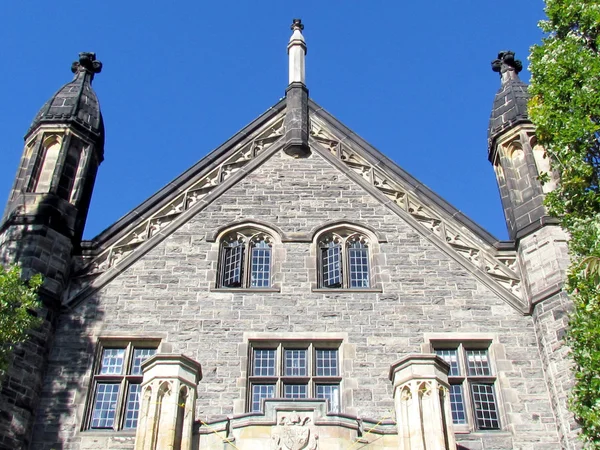 Universidad de Toronto Trinity College pediment 2015 —  Fotos de Stock