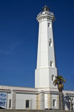 Deniz feneri Torre Canne Köyü (Fasano, İtalya)
