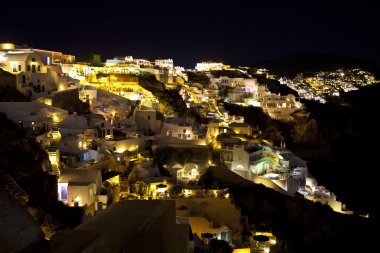 Oia Köyü gece manzarası santorini Adası