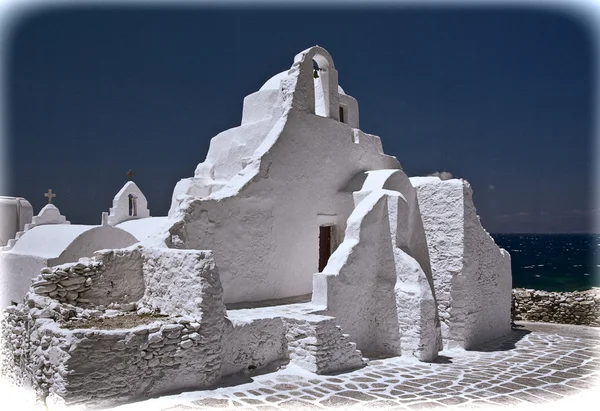 Iglesia de Panagia Paraportiani (isla de Mykonos ) — Foto de Stock