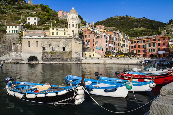 Vernazza rybackich miejscowości cinque terre (pięć ziem) Włochy liguria — Zdjęcie stockowe