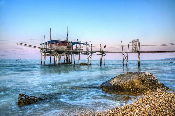 Trabucco (huis voor de visserij) Fossacesia Marina Chieti Italië — Stockfoto