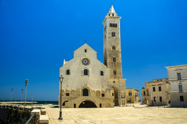 Trani Kilisesi, İtalyan balıkçı köyü