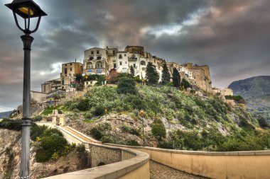 Sperlonga eski İtalyan balıkçı köyü