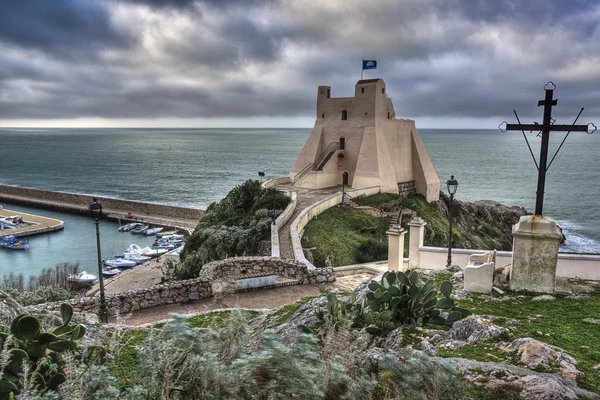 Sperlonga pueblo pesquero italiano vista desde el pueblo al amanecer — Foto de Stock