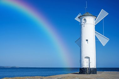 Swinoujscie, kasabanın landmark ile gökkuşağı