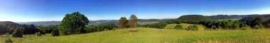 Panoramik Celtic Mezarın güneyinde Burren tepe 