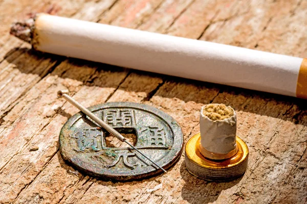 Akupunktur för rökavvänjning — Stockfoto