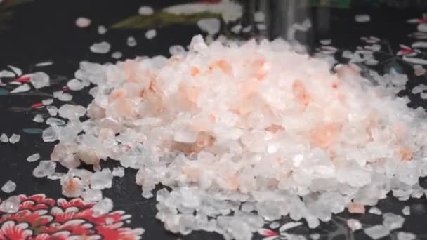 Himálajská Sůl Padá Otočný Stůl — Stock video