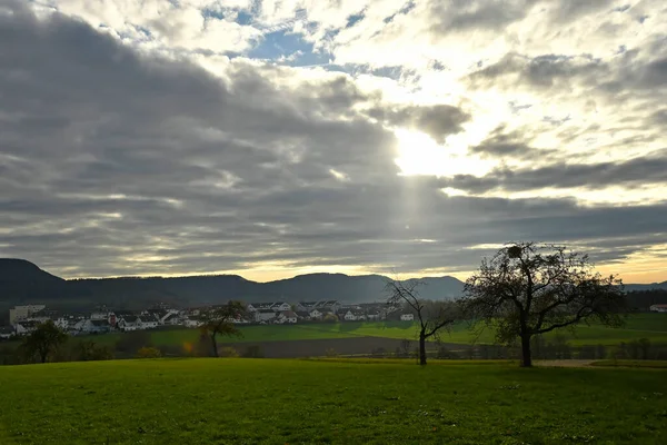 Vista Panorâmica Para Planaltos Suábios Alemanha Com Céu Escuro Raios — Fotografia de Stock