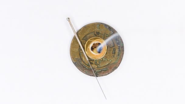 Akupunktur Nål Och Rökning Moxibustion Kon Antika Kinesiska Mynt — Stockvideo