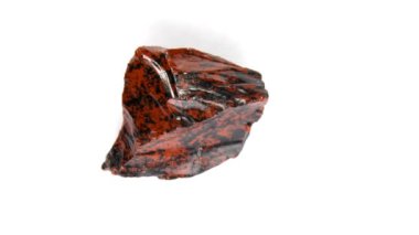  jasper Mücevher bir sehpanın üzerinde