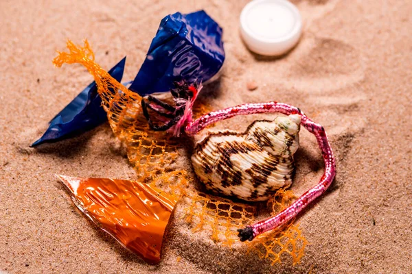 Plastikverschmutzung Strand — Stockfoto