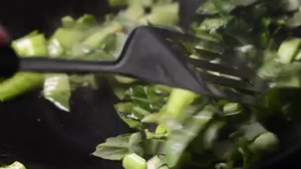 Asar Pak Choi Wok Chino — Vídeo de stock