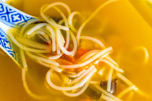 Sopa de macarrão asiático — Fotografia de Stock