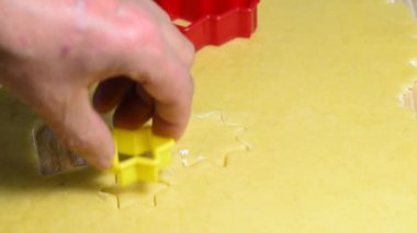 Noel kek formları ile kesme