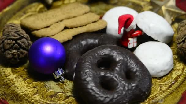 Padaria de Natal alemão na mesa de volta — Vídeo de Stock