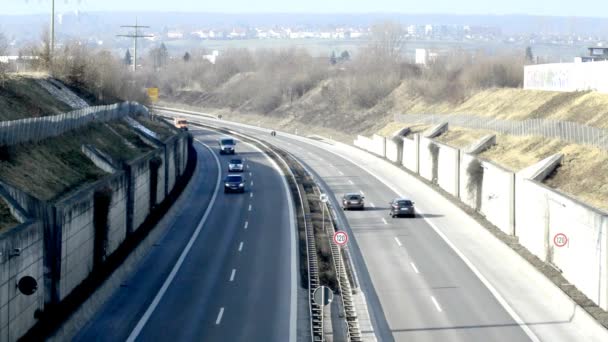 Важная немецкая скоростная дорога B10 в Айслингене — стоковое видео