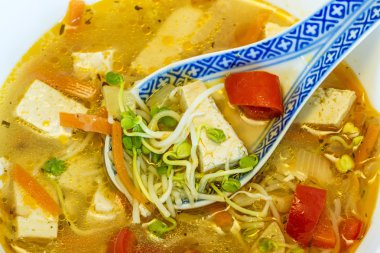 Çin çorbası ile tofu