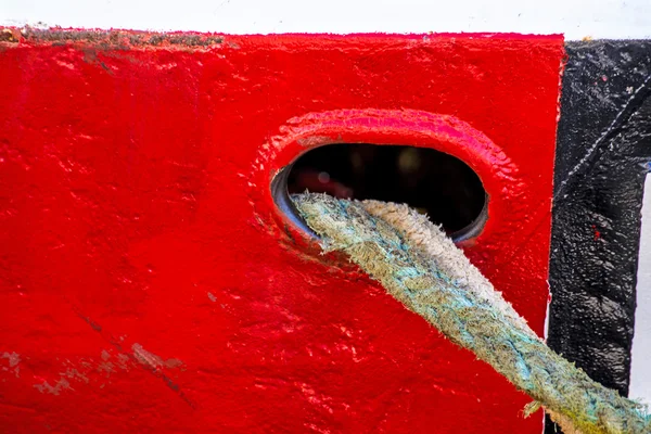 Cavo di ormeggio di un peschereccio da traino — Foto Stock