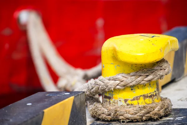 Amarre de un arrastrero — Foto de Stock