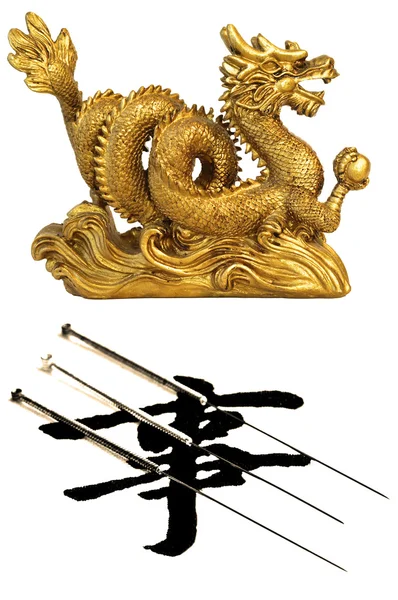 Aghi per agopuntura con drago cinese — Foto Stock
