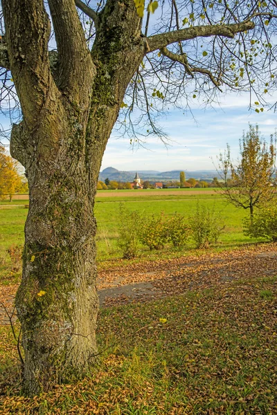 Landidylle mit Blick auf das deutsche Hochland — Stockfoto