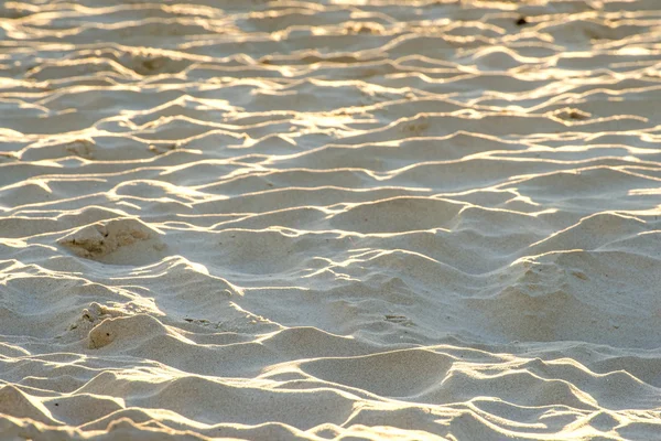 Пісок пляжу з хвилями — стокове фото