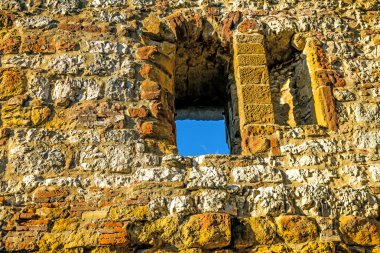 Ortaçağ kale duvarına