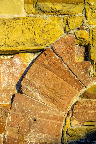 Mittelalterliche Mauer einer Burg — Stockfoto