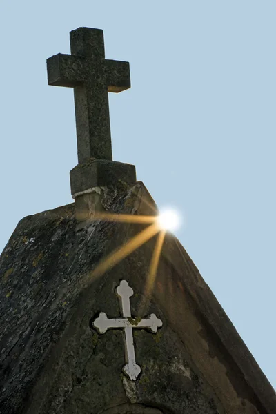 Kruis aan de achterkant licht — Stockfoto