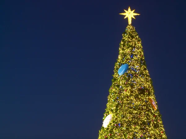 Een weergave van de nacht in Kerstmis festivals. — Stockfoto