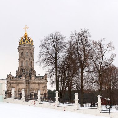 Kilise kutsal bakire Dubrovitsy içinde