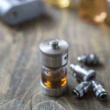 Elektronik sigara Atomizer masada