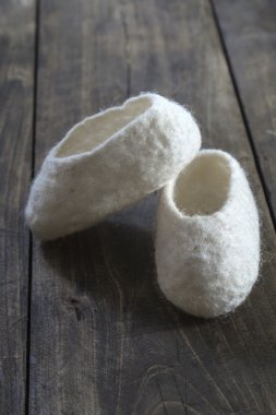 Rahat yün ev ayakkabıları