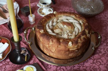 İsim günü kutlamaları için Sırp geleneksel pasta ekmeği